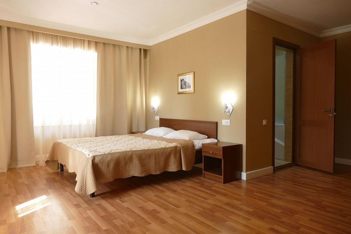 Hotel Abaata Gagry Eksteriør bilde